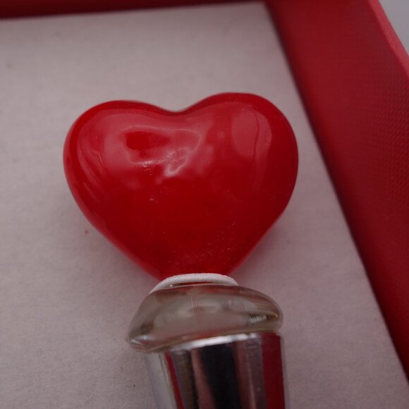 One(1) Heart Wine Stopper and Four(4) Wine Charms - Picture 4 of 15